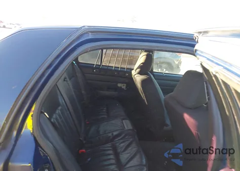 2010 Ford Crown Victoria Police/Police Interceptor z USA, uszkodzony, nr VIN 2FABP7BV5AX142276